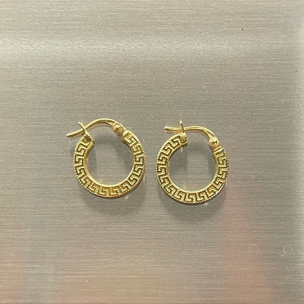 18K GOLD HUGGIES EARRINGS
